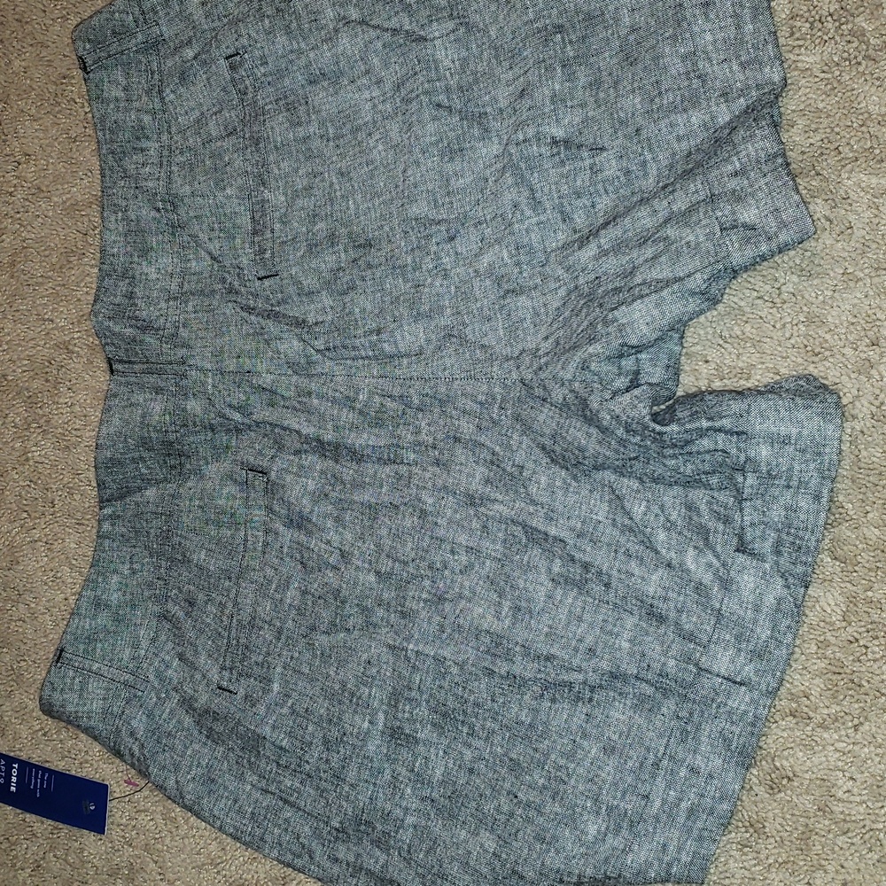 Shorts - Picture 2 of 3